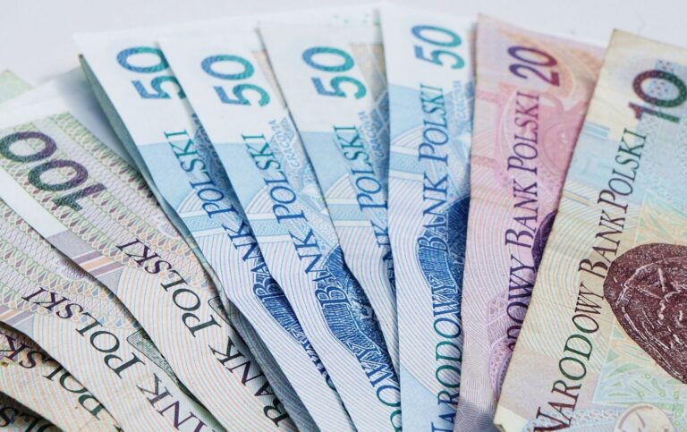 Gotówka od pasażerów – dlaczego czasem oddajesz pieniądze firmie?
